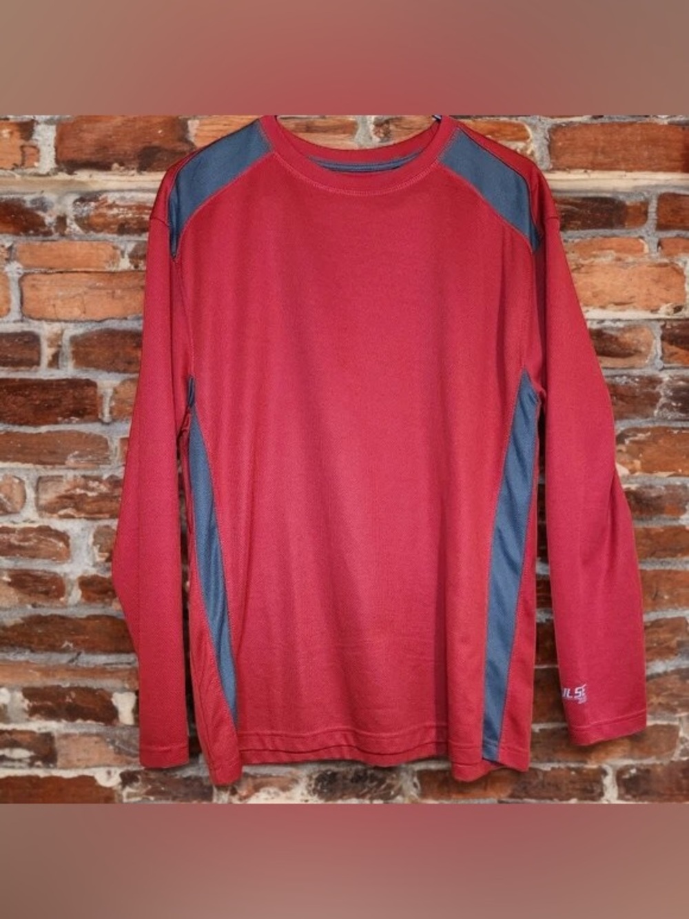 🔥Men’s Long-Sleeve Athletic Crewneck Shirt - Red with Gray Panels